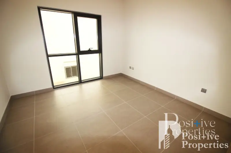 natural-light-supportive-landlord-wise-location.webp