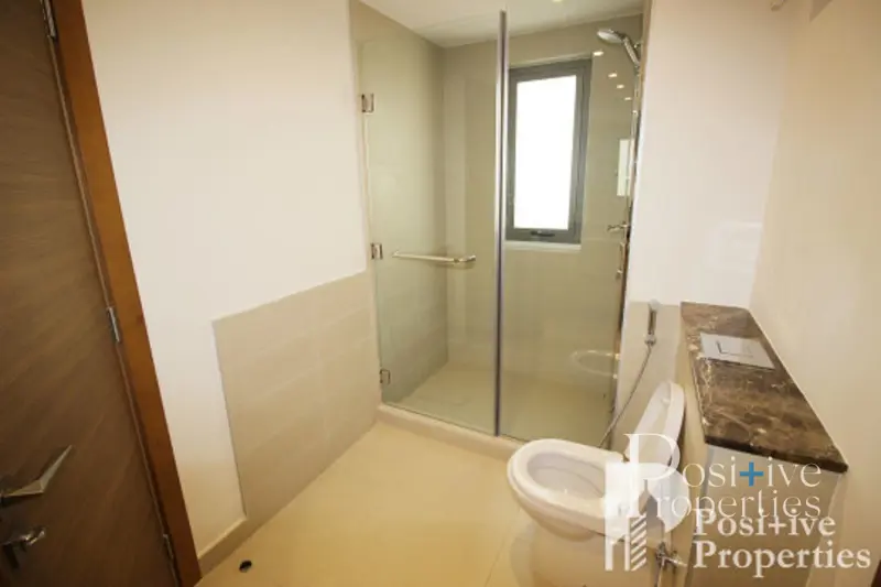 natural-light-supportive-landlord-wise-location.webp