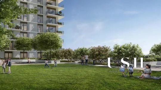 near-airport-luxurious-2br-golf-course-view.webp
