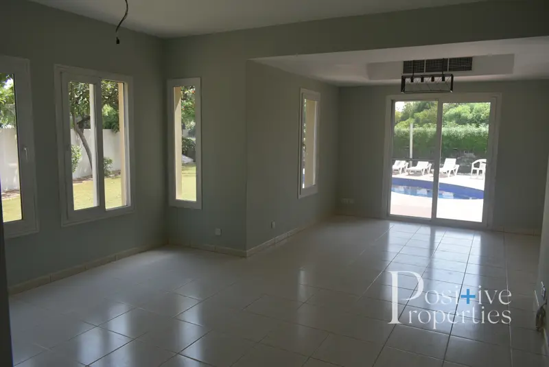 negotiable-lake-view-private-pool-beautifully-maintained.webp