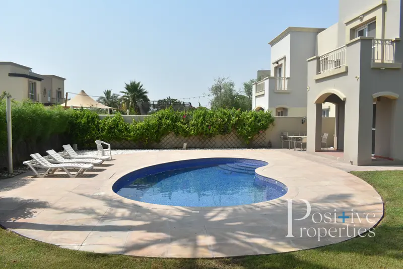 negotiable-lake-view-private-pool-beautifully-maintained.webp