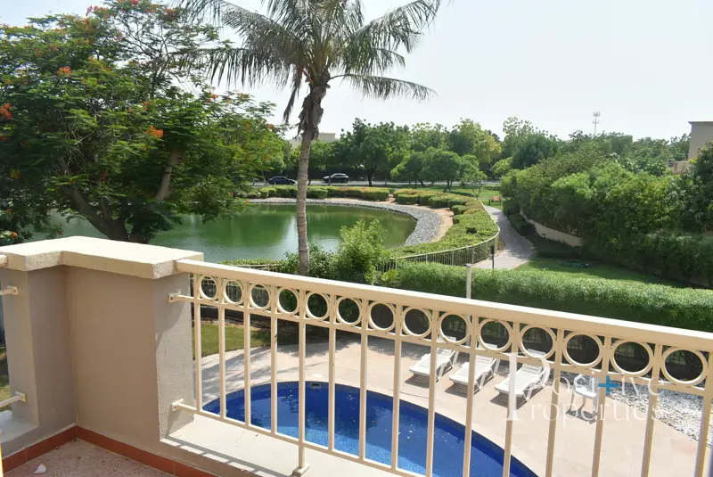 negotiable-lake-view-private-pool-beautifully-maintained.webp