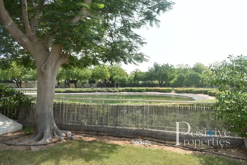negotiable-lake-view-private-pool-beautifully-maintained.webp