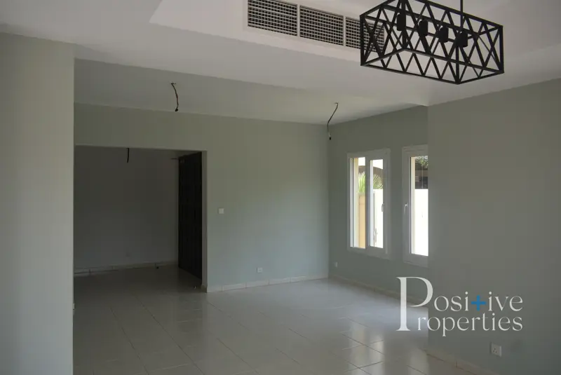 negotiable-lake-view-private-pool-beautifully-maintained.webp