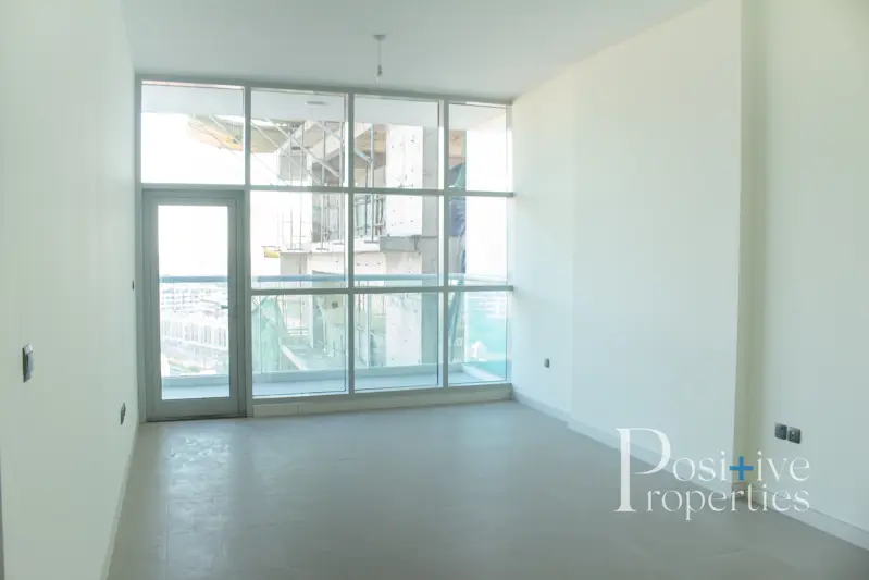 new-apt-with-pool-view-huge-rooms.webp