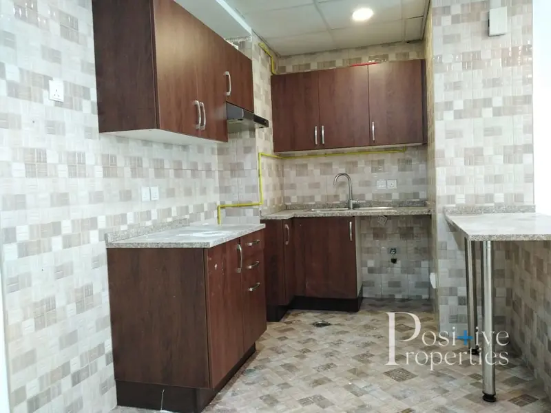 one-bedroom-unfurnished-6-cheques.webp