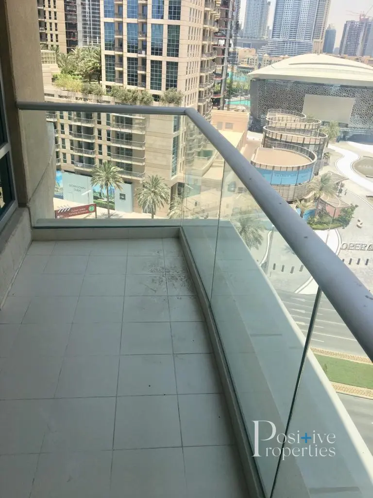 opera-view-.-vacant-.-best-deal.webp