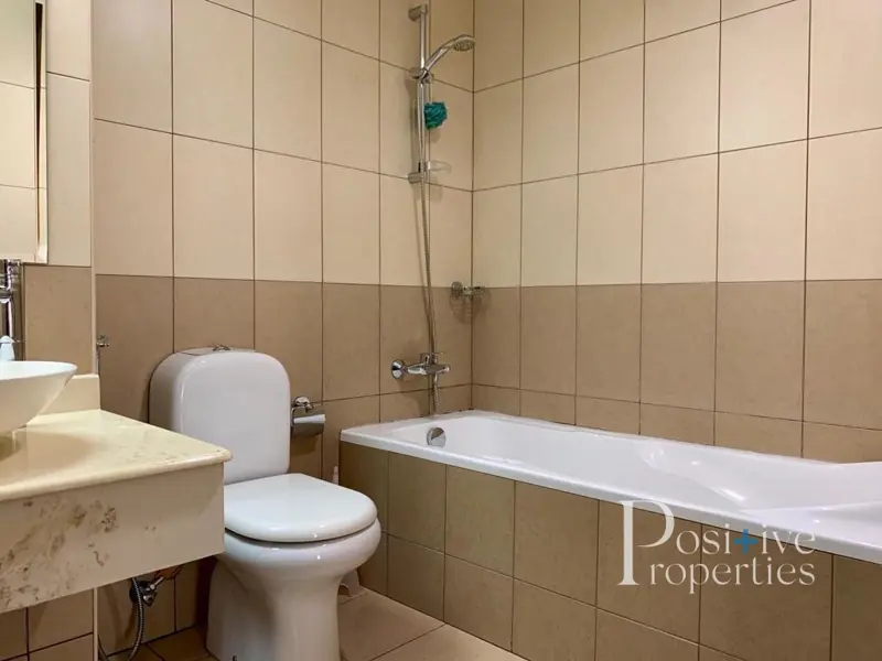outstanding-unit-tenanted-but-can-be-vacant.webp