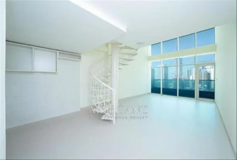 panoramic-view-of-dubai-marina-high-floor-2.webp