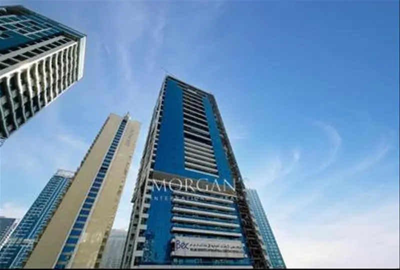 panoramic-view-of-dubai-marina-high-floor-2.webp