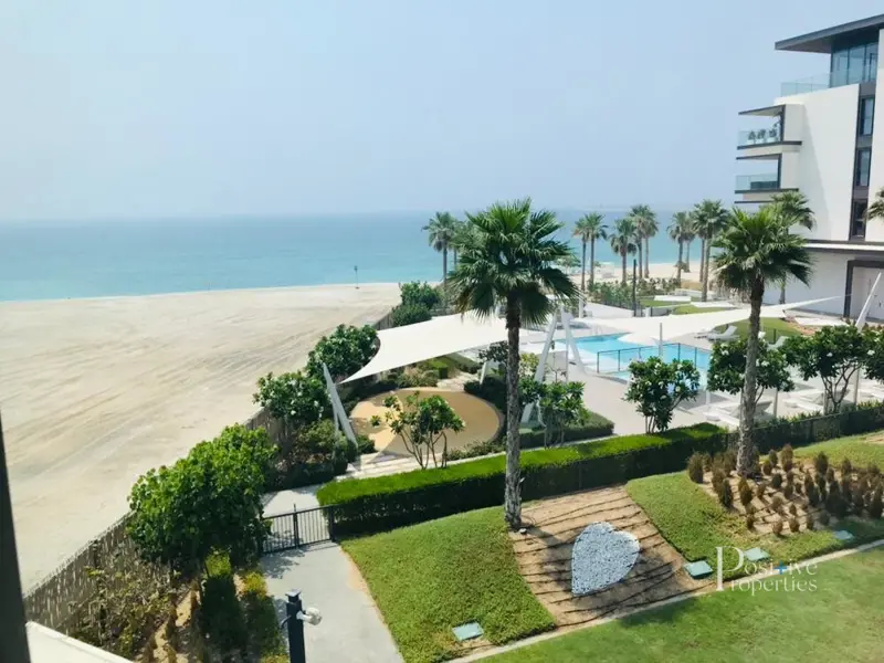 pool-and-sea-view-huge-balcony-appliances.webp