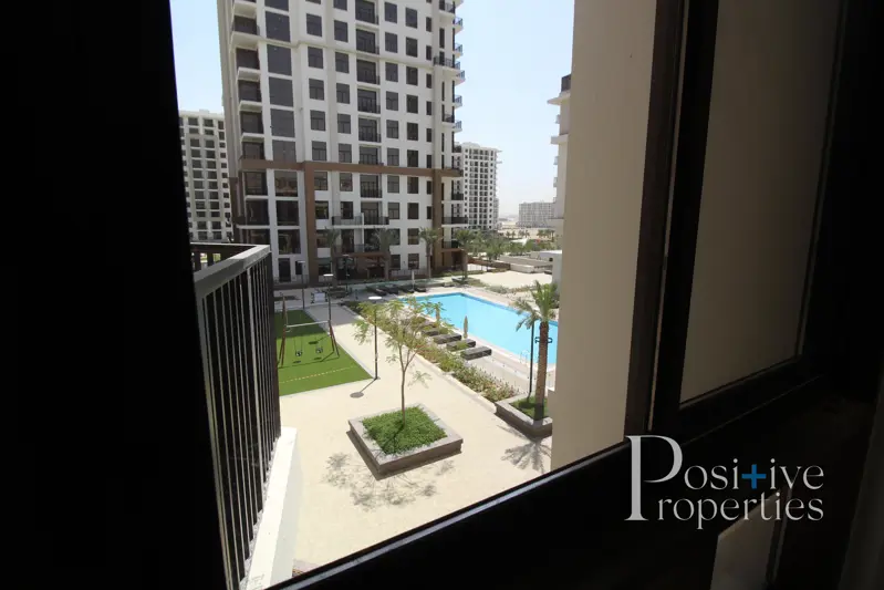 pool-view-mid-floor-under-warranty.webp
