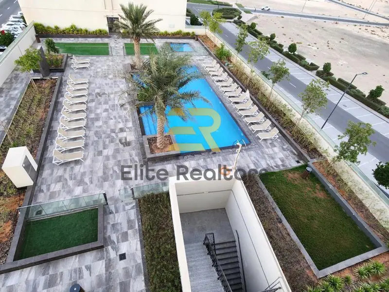 pool-view-spacious-1br-bright-unit.webp