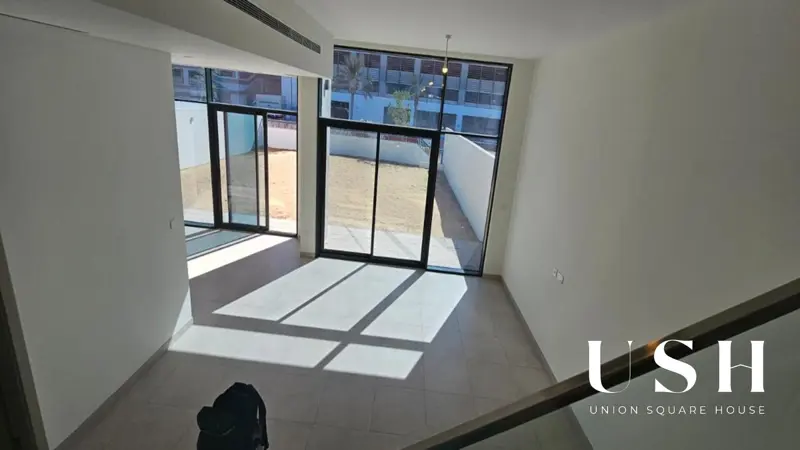 pre-leased-luxurious-near-pool-rented-high-roi.webp