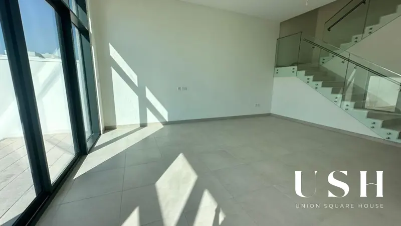 pre-leased-luxurious-near-pool-rented-high-roi.webp
