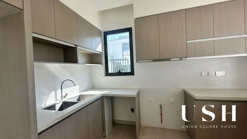 pre-leased-luxurious-near-pool-rented-high-roi.webp
