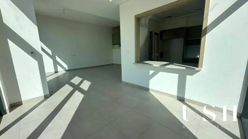 pre-leased-luxurious-near-pool-rented-high-roi.webp