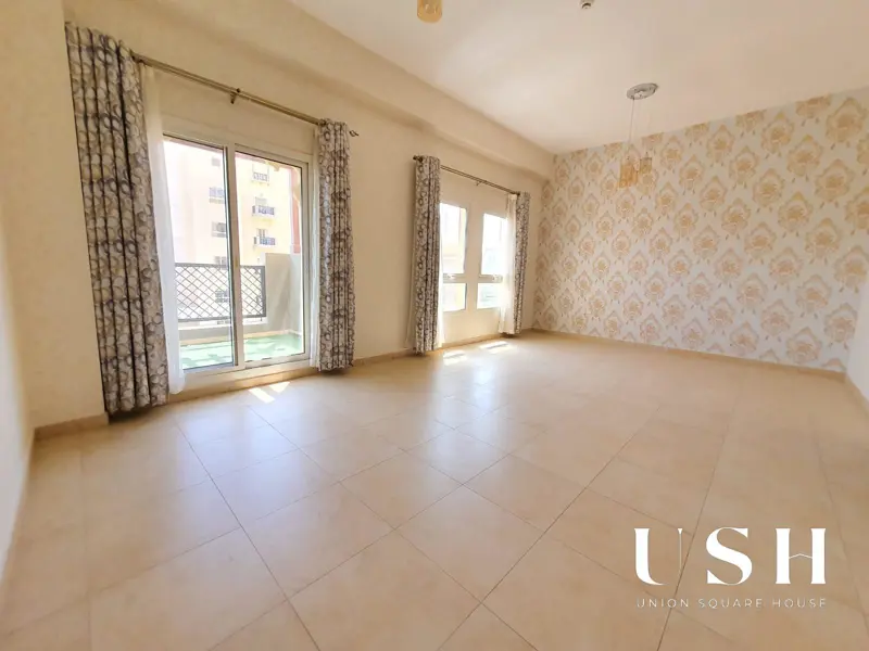 premium-lagoon-view-1bed-closed-kitterrace-1.webp