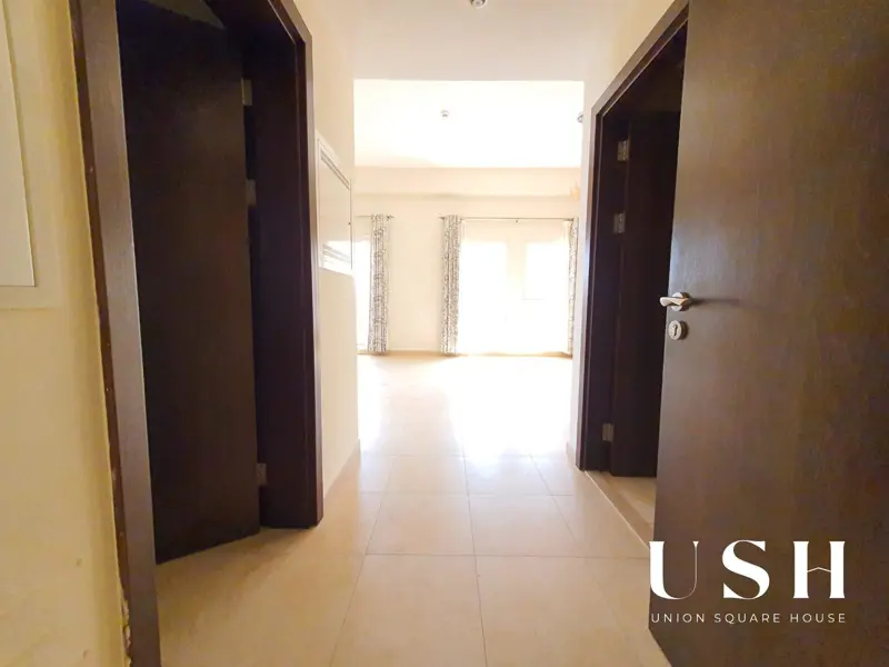 premium-lagoon-view-1bed-closed-kitterrace-1.webp