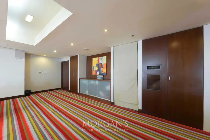 premium-office-space-prime-location.webp