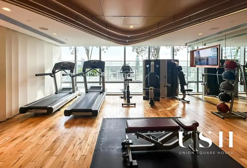 premium-studio-high-floor-hotel-room.webp