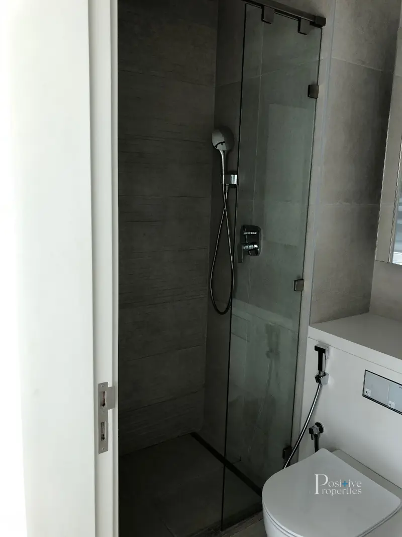 priced-to-sell-luxury-living-beachfront-penthouse.webp