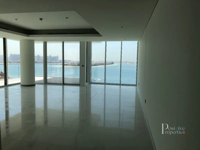 priced-to-sell-luxury-living-beachfront-penthouse.webp