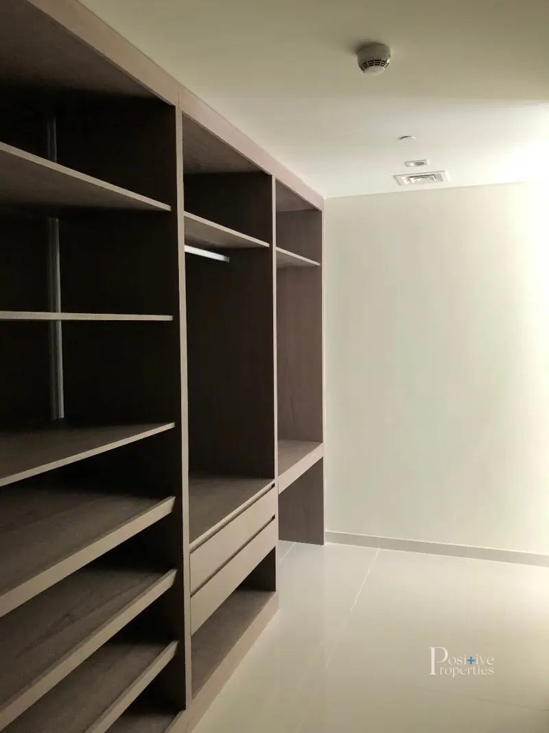 priced-to-sell-luxury-living-beachfront-penthouse.webp
