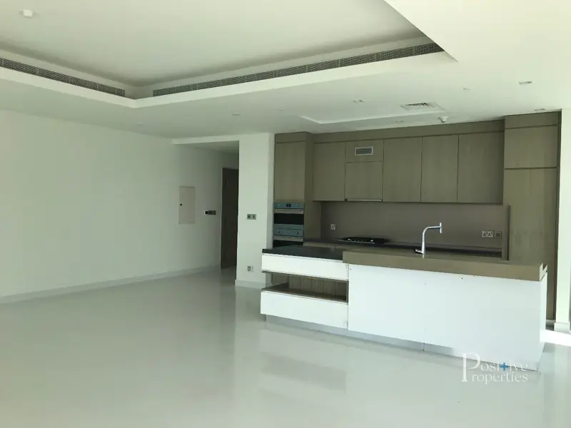 priced-to-sell-luxury-living-beachfront-penthouse.webp