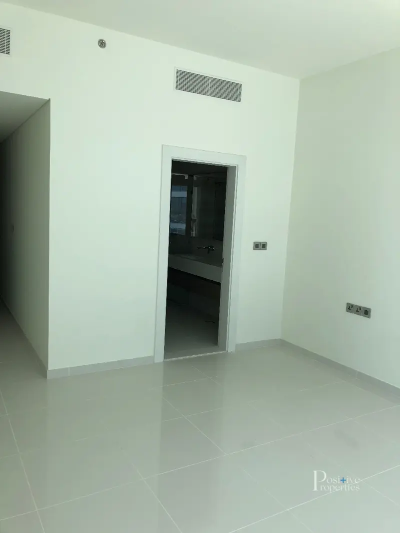 priced-to-sell-luxury-living-beachfront-penthouse.webp