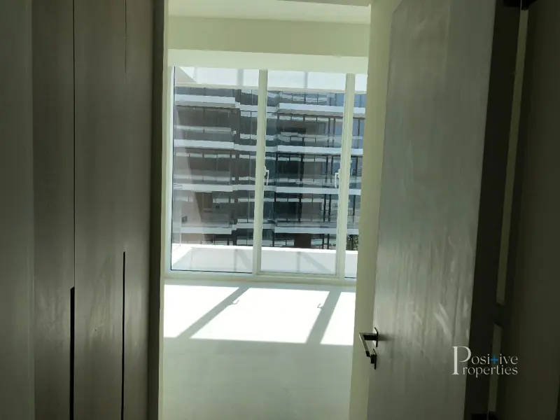 priced-to-sell-luxury-living-beachfront-penthouse.webp