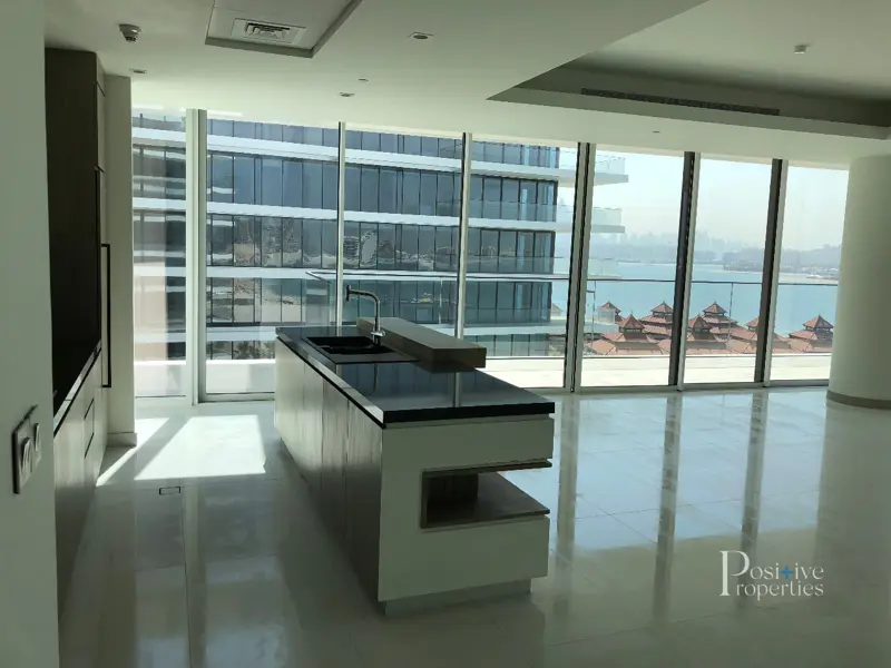 priced-to-sell-luxury-living-beachfront-penthouse.webp