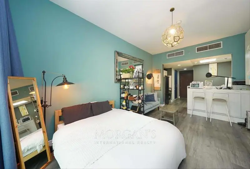 renovated-pool-view-furnished.webp