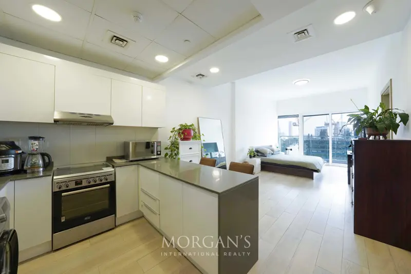 rented-five-hotel-view-unfurnished.webp