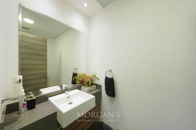 rented-five-hotel-view-unfurnished.webp