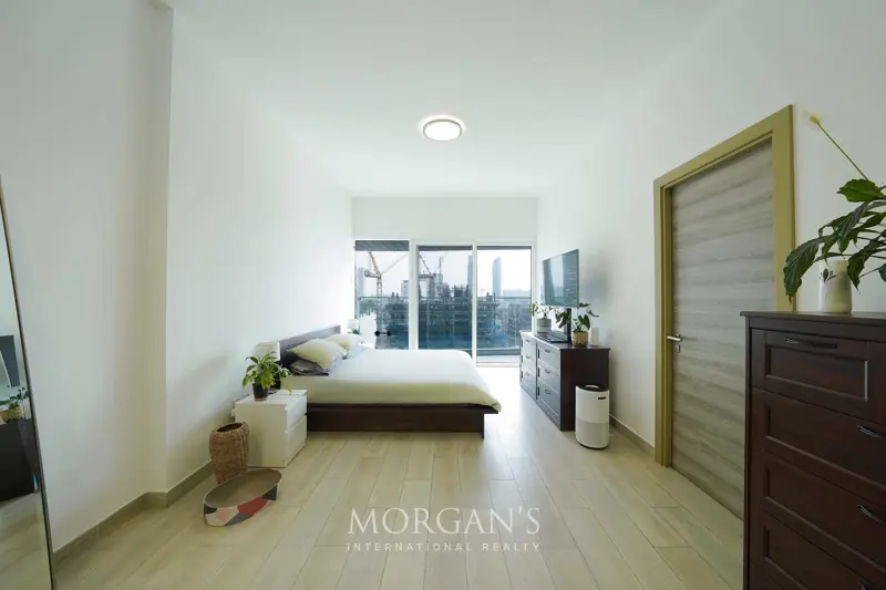 rented-five-hotel-view-unfurnished.webp