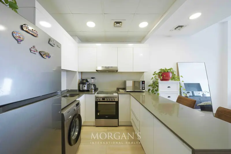 rented-five-hotel-view-unfurnished.webp
