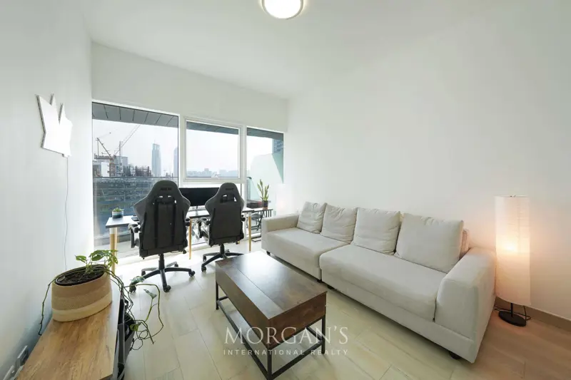 rented-five-hotel-view-unfurnished.webp