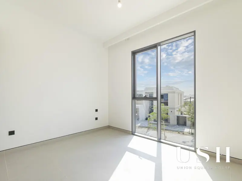 resale-opp-park-5br-standard-handover-soon-1.webp