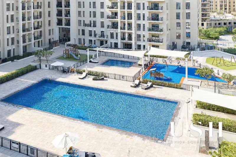 semi-close-kitchen-big-balcony-pool-view-1.webp