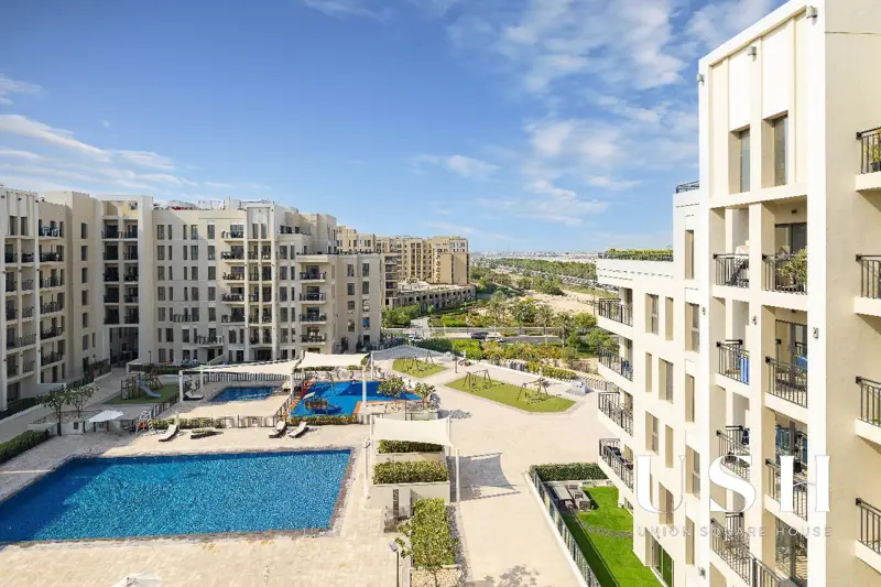 semi-close-kitchen-big-balcony-pool-view.webp