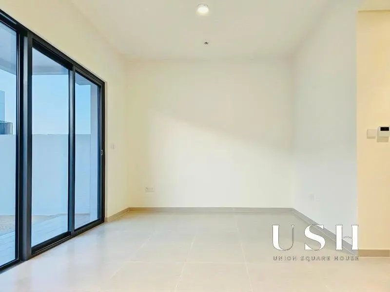 single-row-3bedroom-maid-call-for-viewing.webp