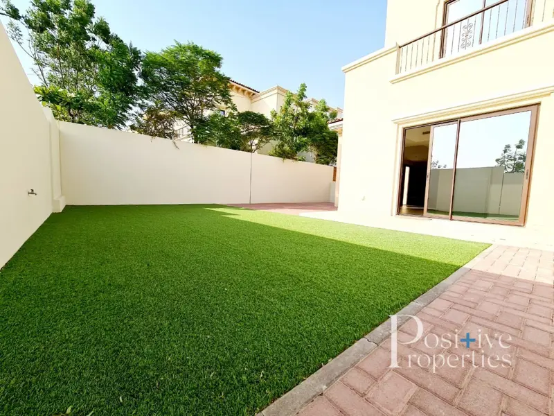 single-row-garden-view-well-maintained.webp