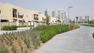 single-row-townhouse-genuine-resale-spacious.webp