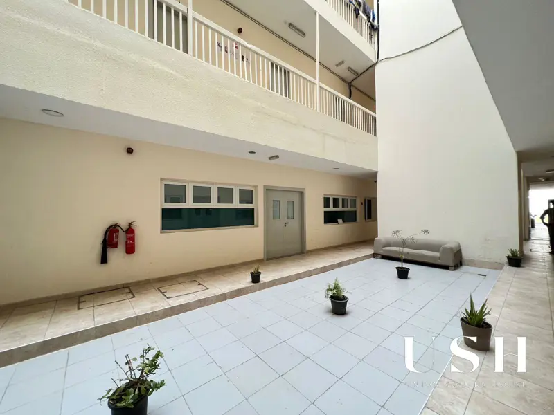 small-camp-10-rooms-6-person-near-grand-mall-1.webp