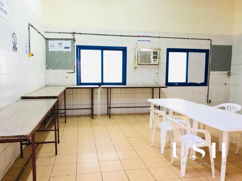 small-camp-10-rooms-6-person-near-grand-mall-1.webp