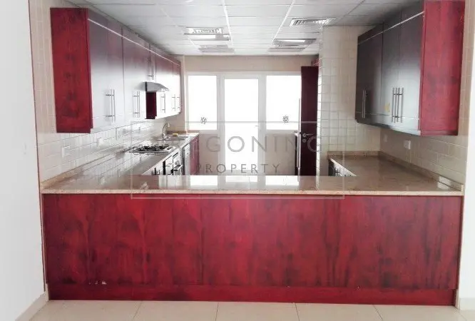 smart-five-bedroom-jumeirah-3-compound-villa-with-tennis-and-pool.webp