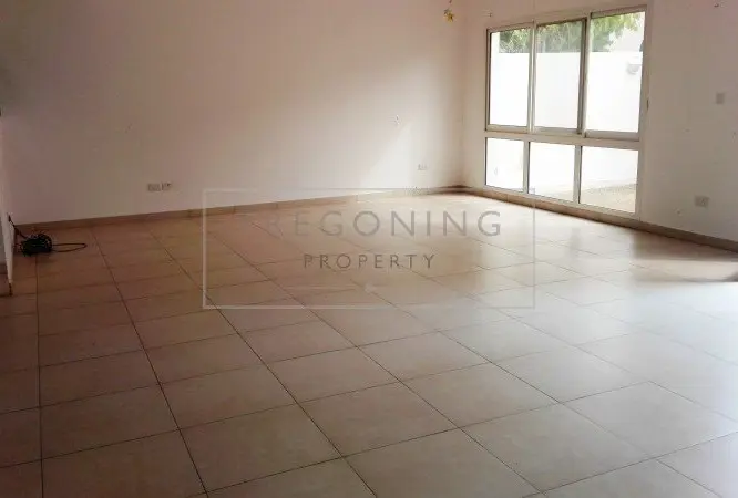 smart-five-bedroom-jumeirah-3-compound-villa-with-tennis-and-pool.webp