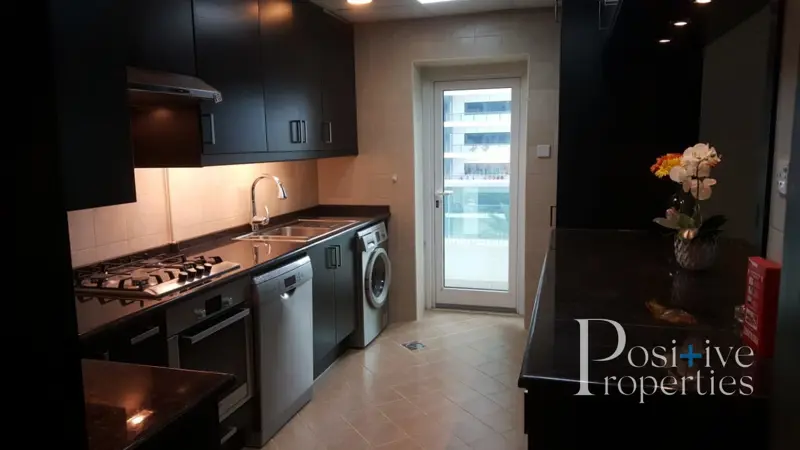 spacious-1-bed-for-rent-in-marina.webp