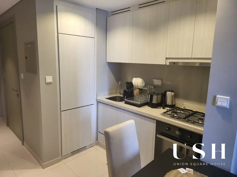 spacious-1br-lake-view-great-investment.webp